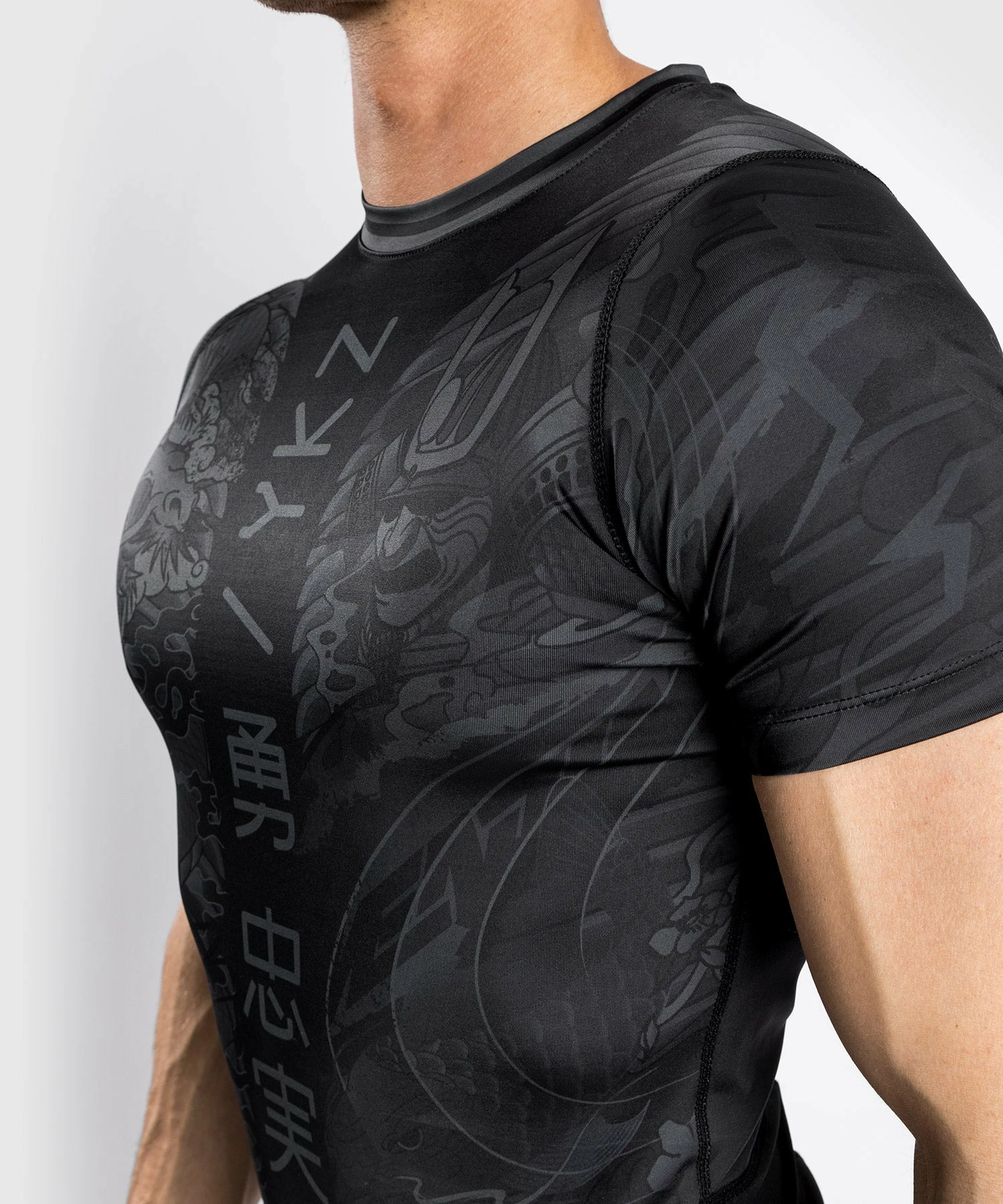 Venum YKZ21 Rashguard - Short Sleeves - Black/Black - Image 4