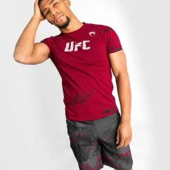 UFC Venum Authentic Fight Week Men's 2.0 Short Sleeve T-Shirt - Red -Venum store 1 252Fc 252F6 252F7 252F1c67275e42e2fc7c2657a76c8cb383994d178420 VNMUFC 00109 003 05 0538a340 71b2 4340 8dae eb50ff611442