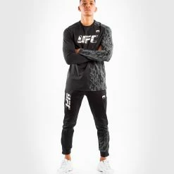 UFC Venum Authentic Fight Week Men's Long Sleeve T-shirt - Black -Venum store 4 252F3 252F6 252F2 252F4362316eee9f6b31c6649bc8aff2e570b0ec11ba VNMUFC 00056 001 06 03c08595 d10b 474b b7eb b9a06be894d3