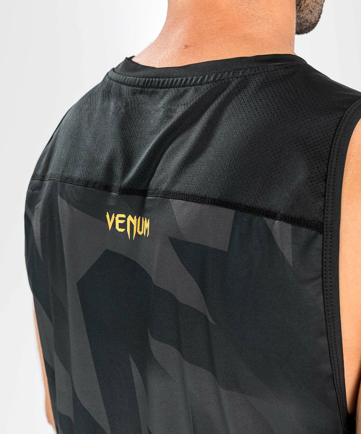 Venum Razor Dry Tech Tank Top - Black/Gold 7 Venum Razor Dry Tech Tank Top - Black/Gold - Image 7