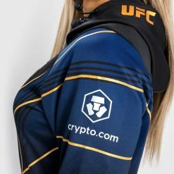 CSD FASHION UFC Authentic Fight Night 2.0 Kit By Venum Women's Walkout Hoodie - Midnight - Champion -Venum store 5 252Fe 252F7 252Fa 252F5e7a4972d342d592b209d3da62476bdabb0b4e23 HOODIES FIGHTNIGHT2.0 BLUE BLACK GOLD 11 076987e0 8c4f 49f1 83e0 019b007c6200