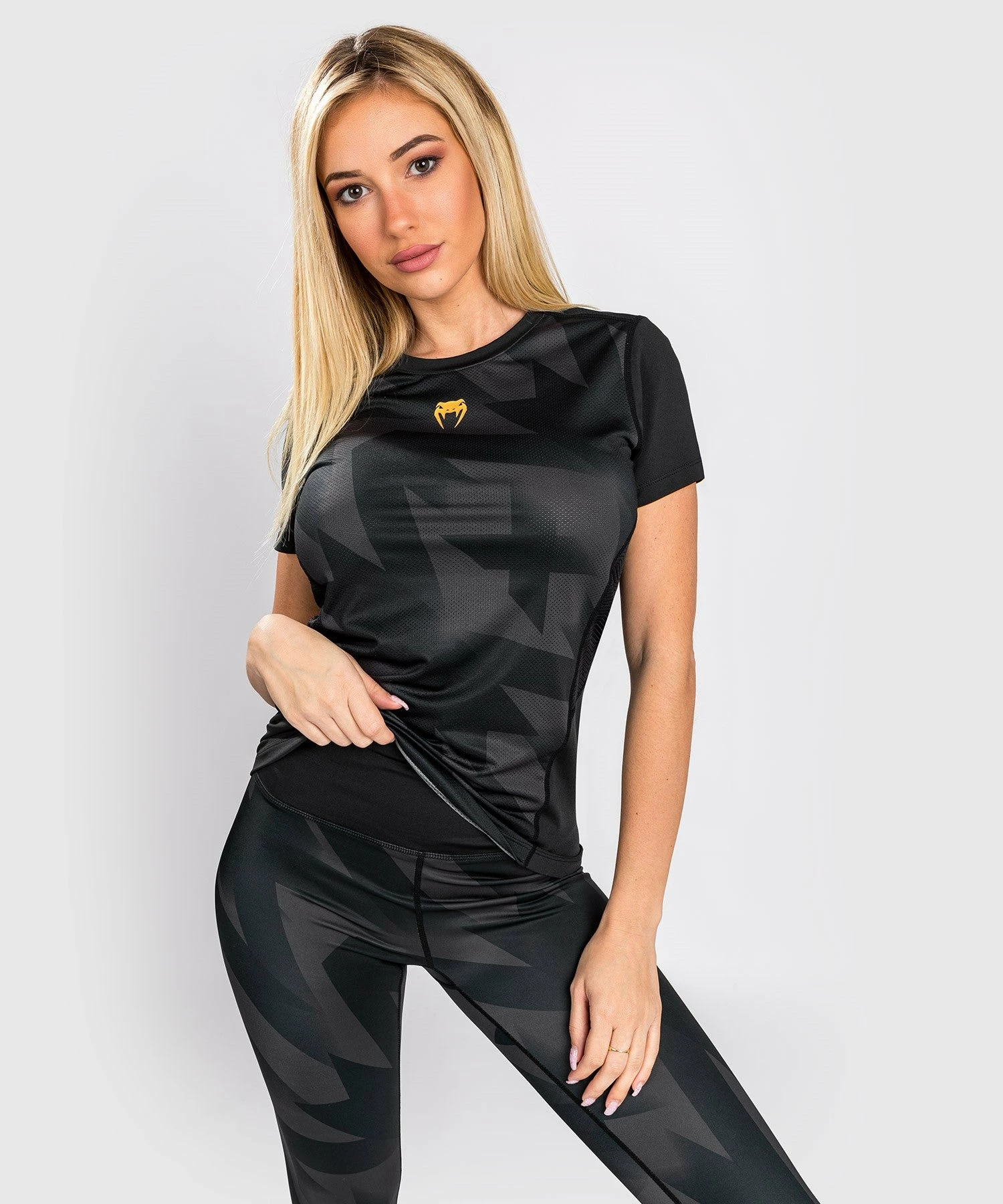 Venum Razor Dry Tech T-Shirt - For Women - Black/Gold 3 Venum Razor Dry Tech T-Shirt - For Women - Black/Gold - Image 3