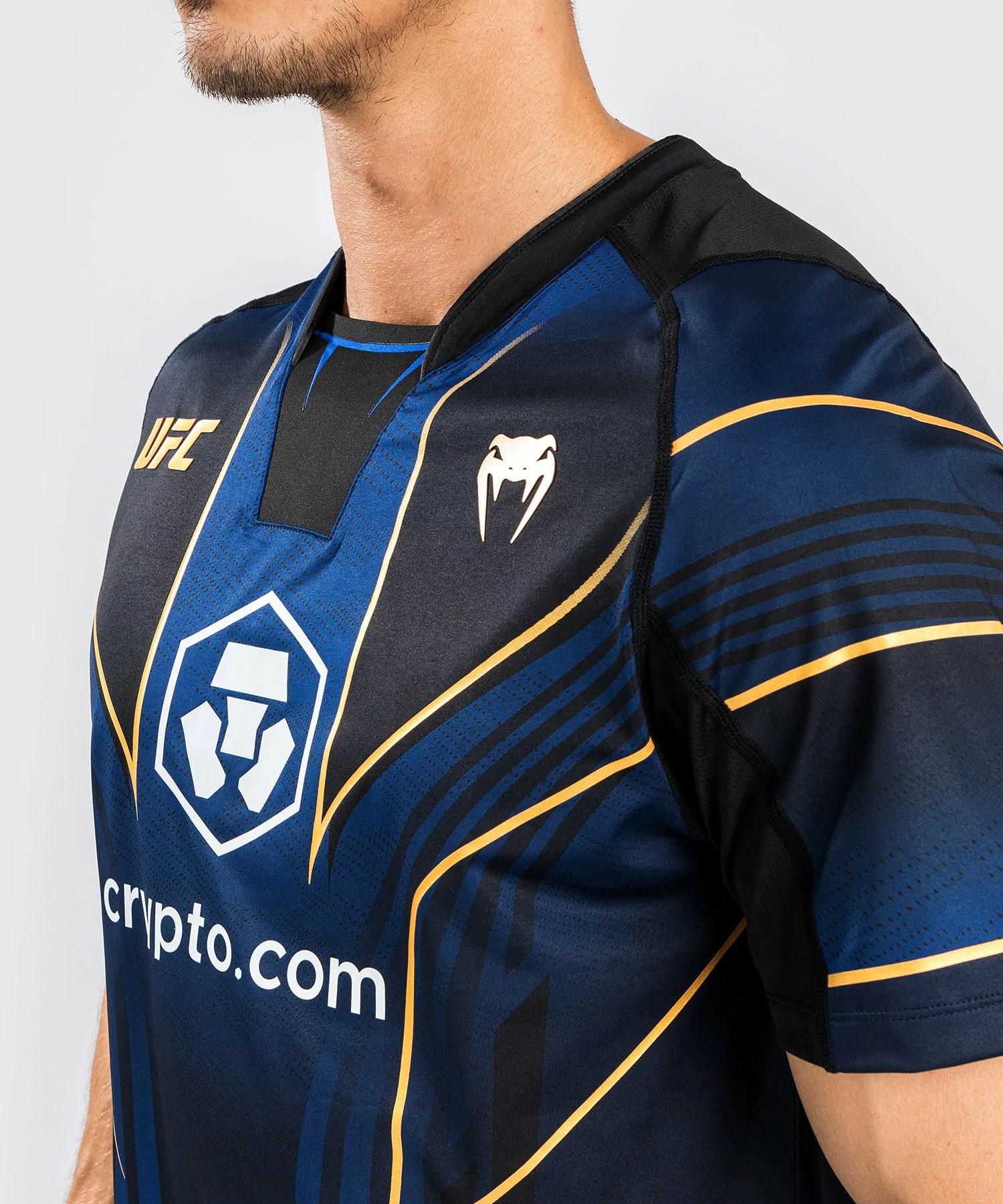 CSD FASHION UFC AUTHENTIC FIGHT NIGHT 2.0 KIT BY VENUM MEN'S WALKOUT JERSEY - Midnight - Champion 6 CSD FASHION UFC AUTHENTIC FIGHT NIGHT 2.0 KIT BY VENUM MEN'S WALKOUT JERSEY - Midnight - Champion - Image 6