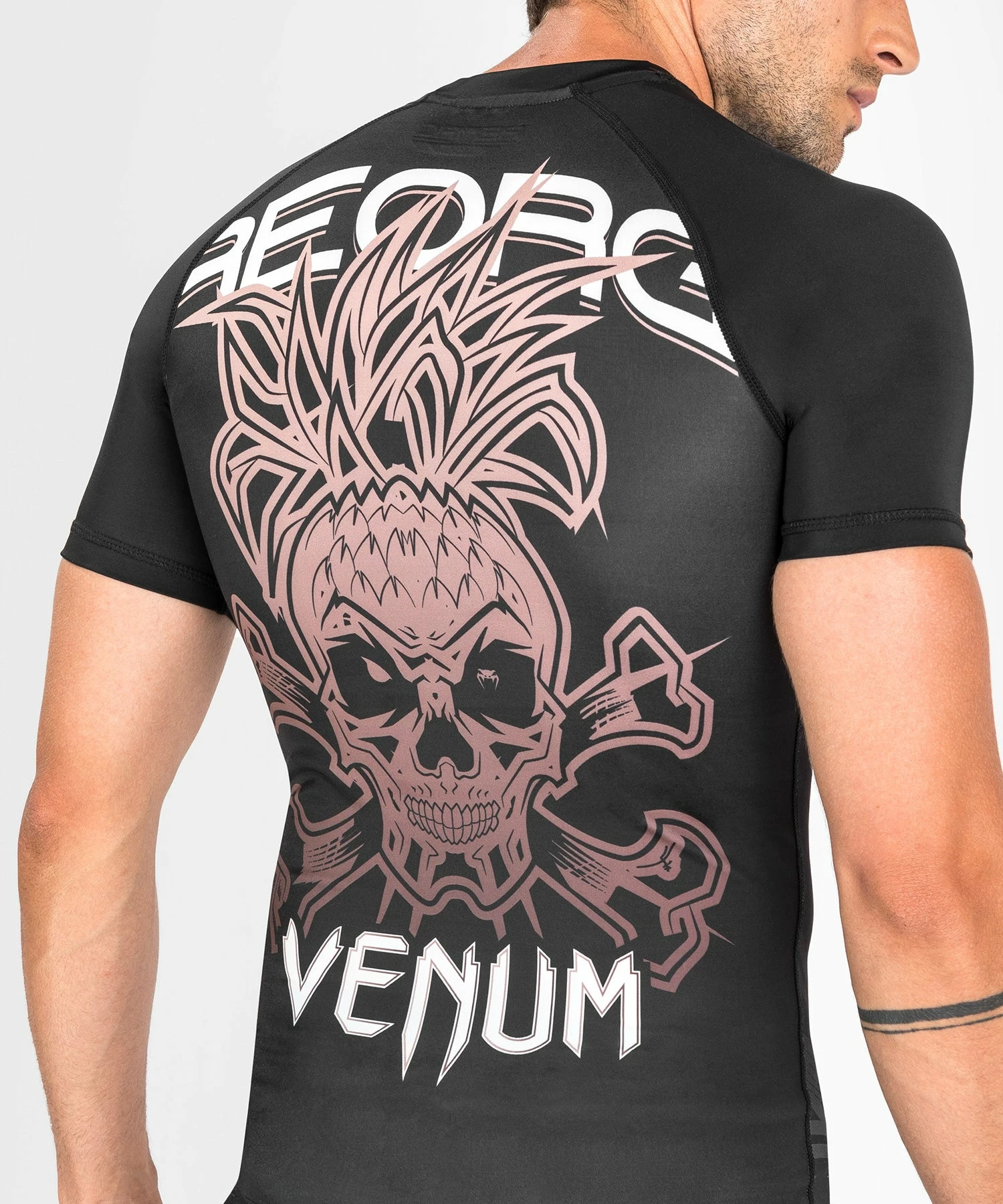 Venum Reorg Rashguard - Short Sleeves - Black 7 Venum Reorg Rashguard - Short Sleeves - Black - Image 7