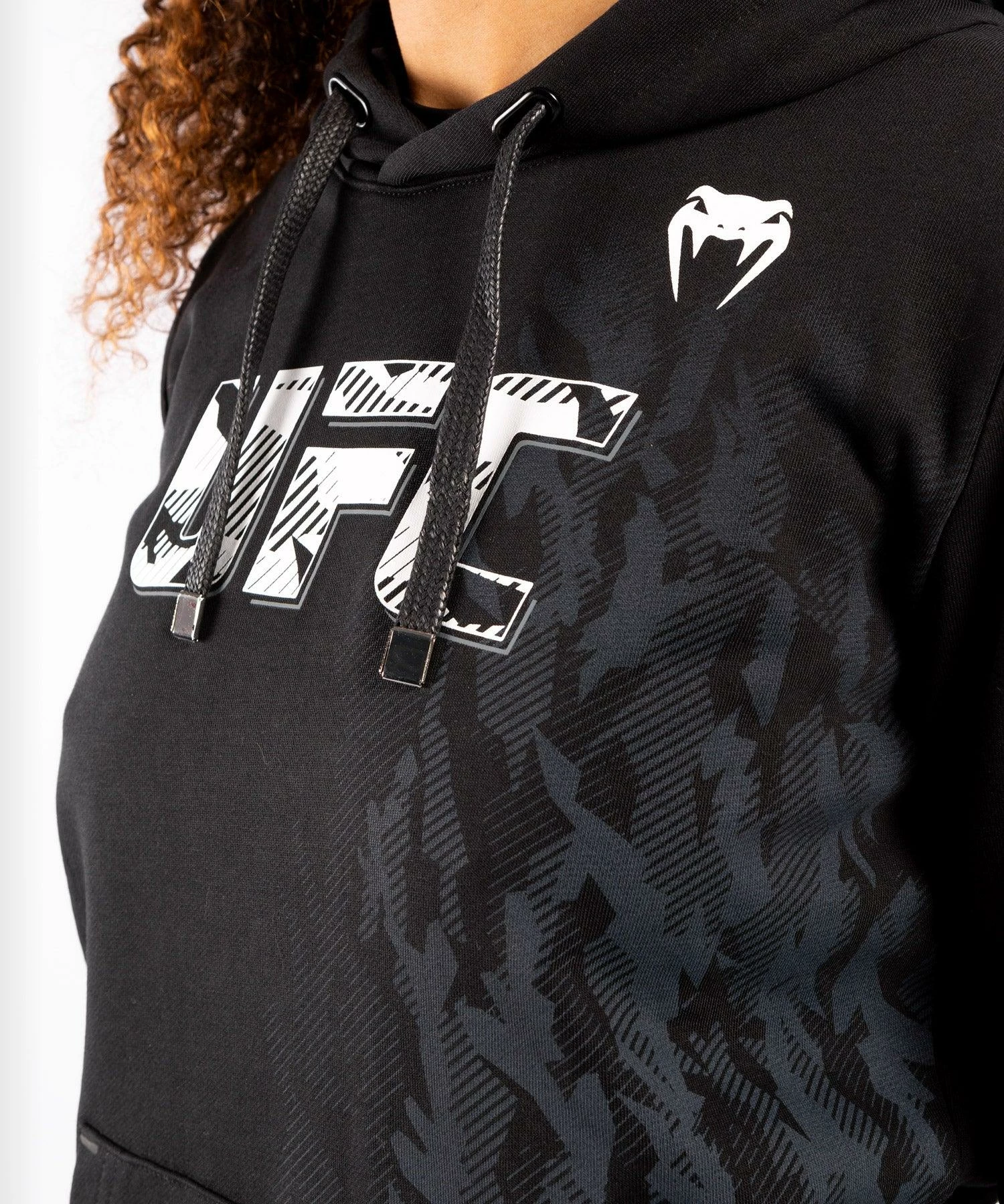 UFC Venum Authentic Fight Week Women's Pullover Hoodie - Black 4 UFC Venum Authentic Fight Week Women's Pullover Hoodie - Black - Image 4
