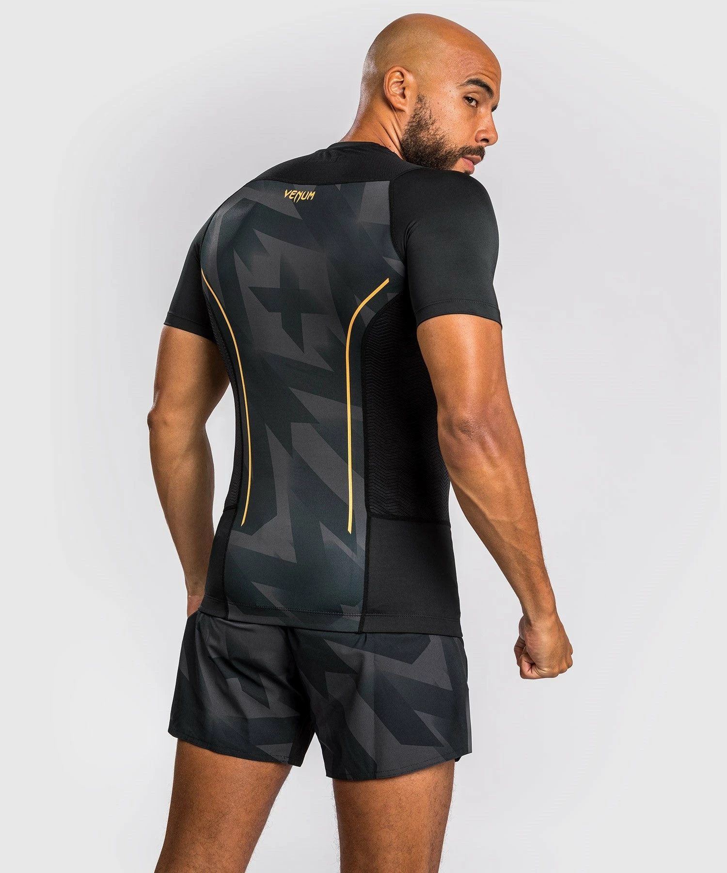 Venum Razor Rashguard Short Sleeves - Black/Gold 7 Venum Razor Rashguard Short Sleeves - Black/Gold - Image 7