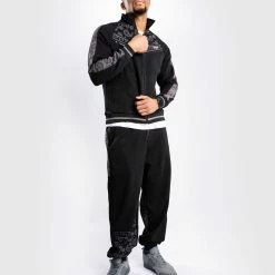 Venum Cali 34 Track Jacket - Black -Venum store 8 252F8 252F1 252Fb 252F881b0126baa020c22b567cc33fd3074ddcfa6562 JACKETS CALI34 BLACK 6