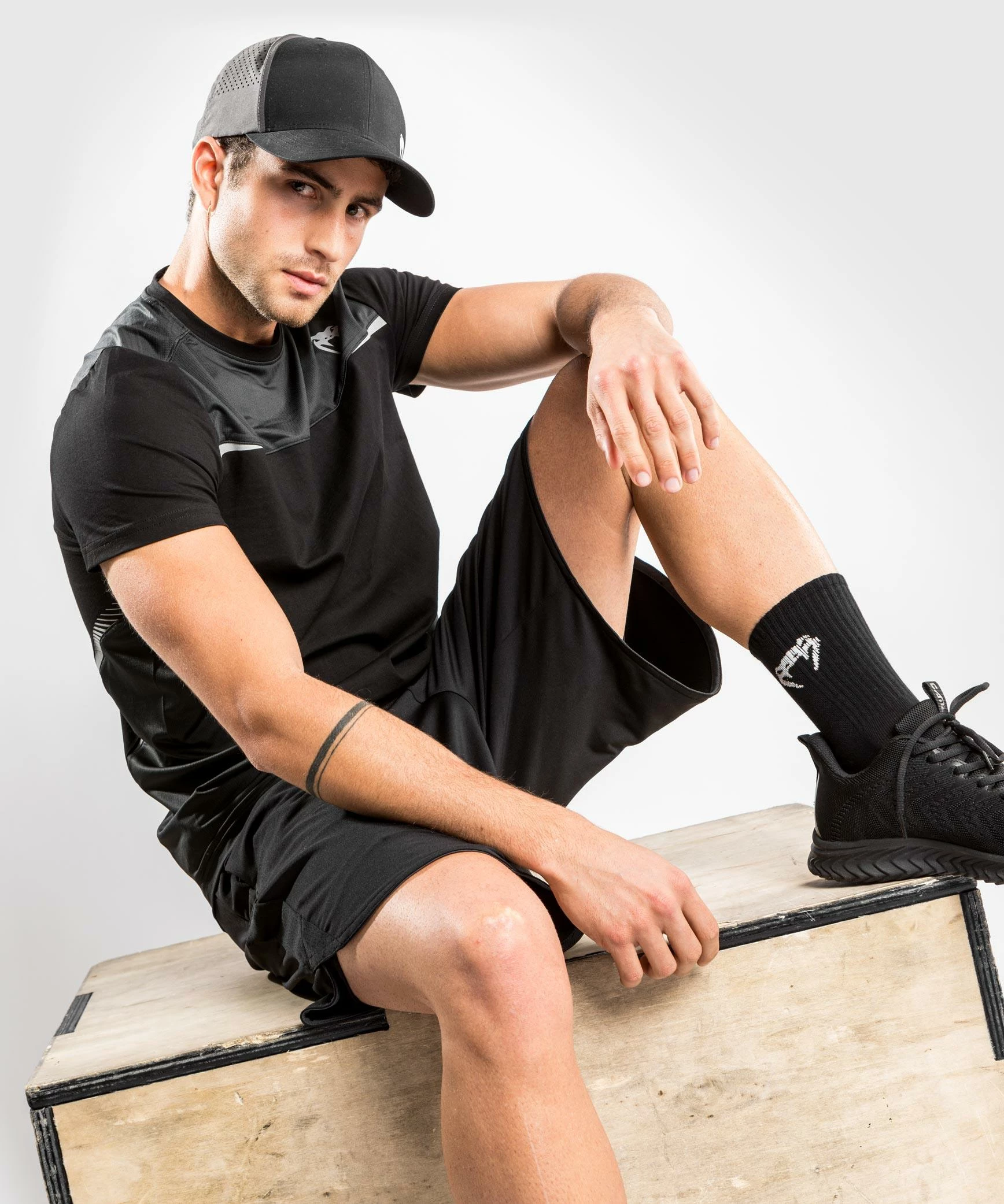 Venum Tempest 2.0 T-shirt - Black/Grey - Image 2