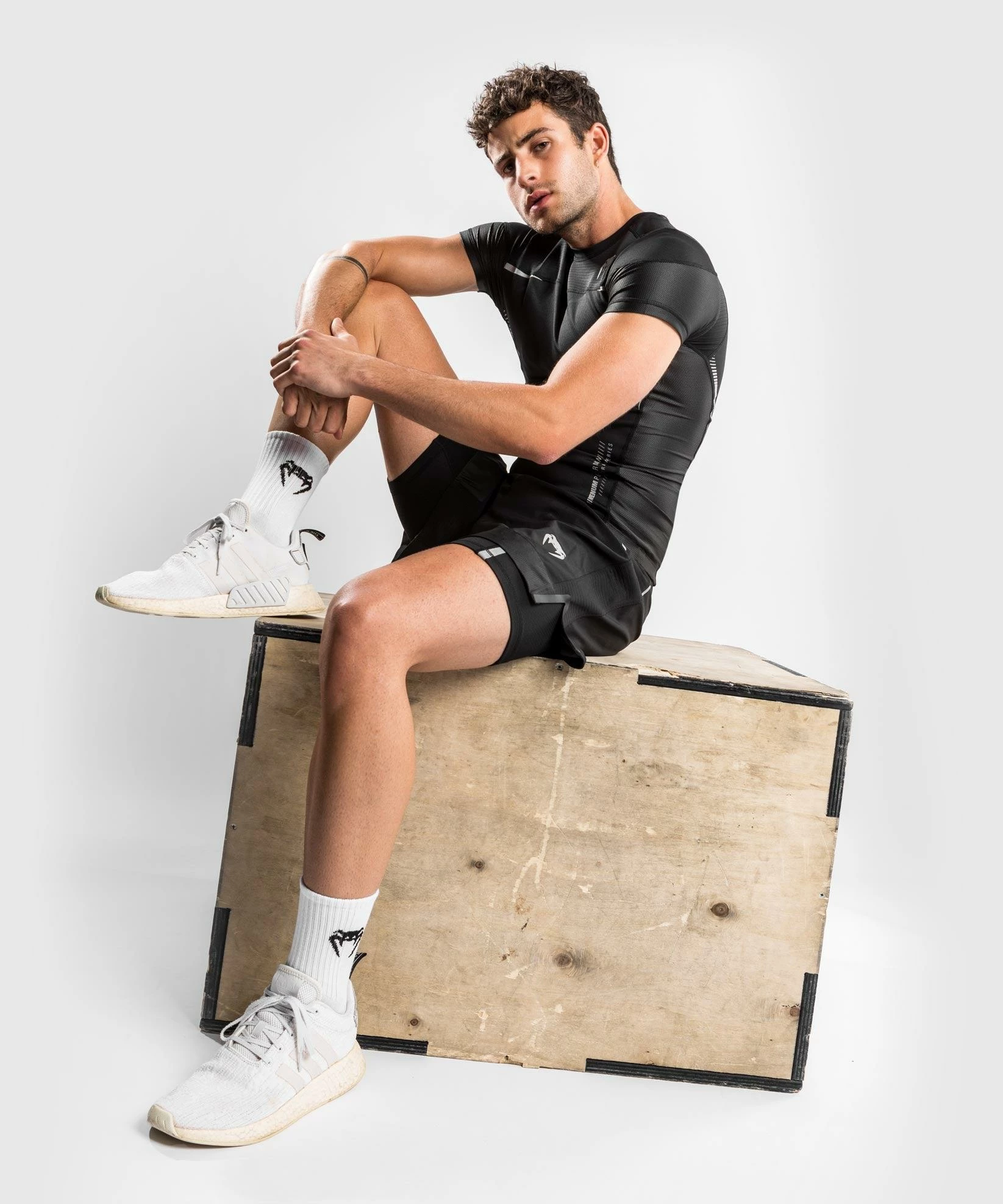 Venum Tempest 2.0 Rashguard Short Sleeves - Black/Grey - Image 8