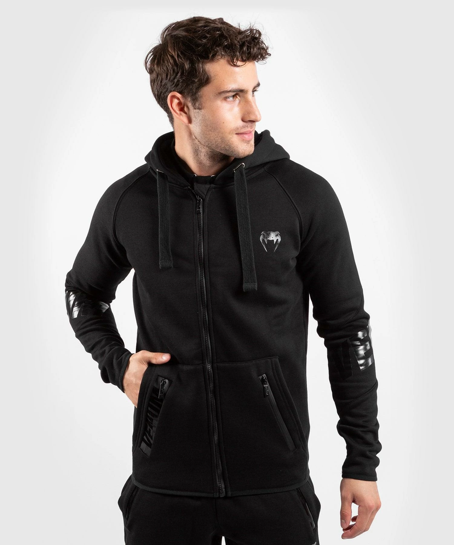 Venum Contender 3.0 Hoodie - Black/Black 3 Venum Contender 3.0 Hoodie - Black/Black - Image 3
