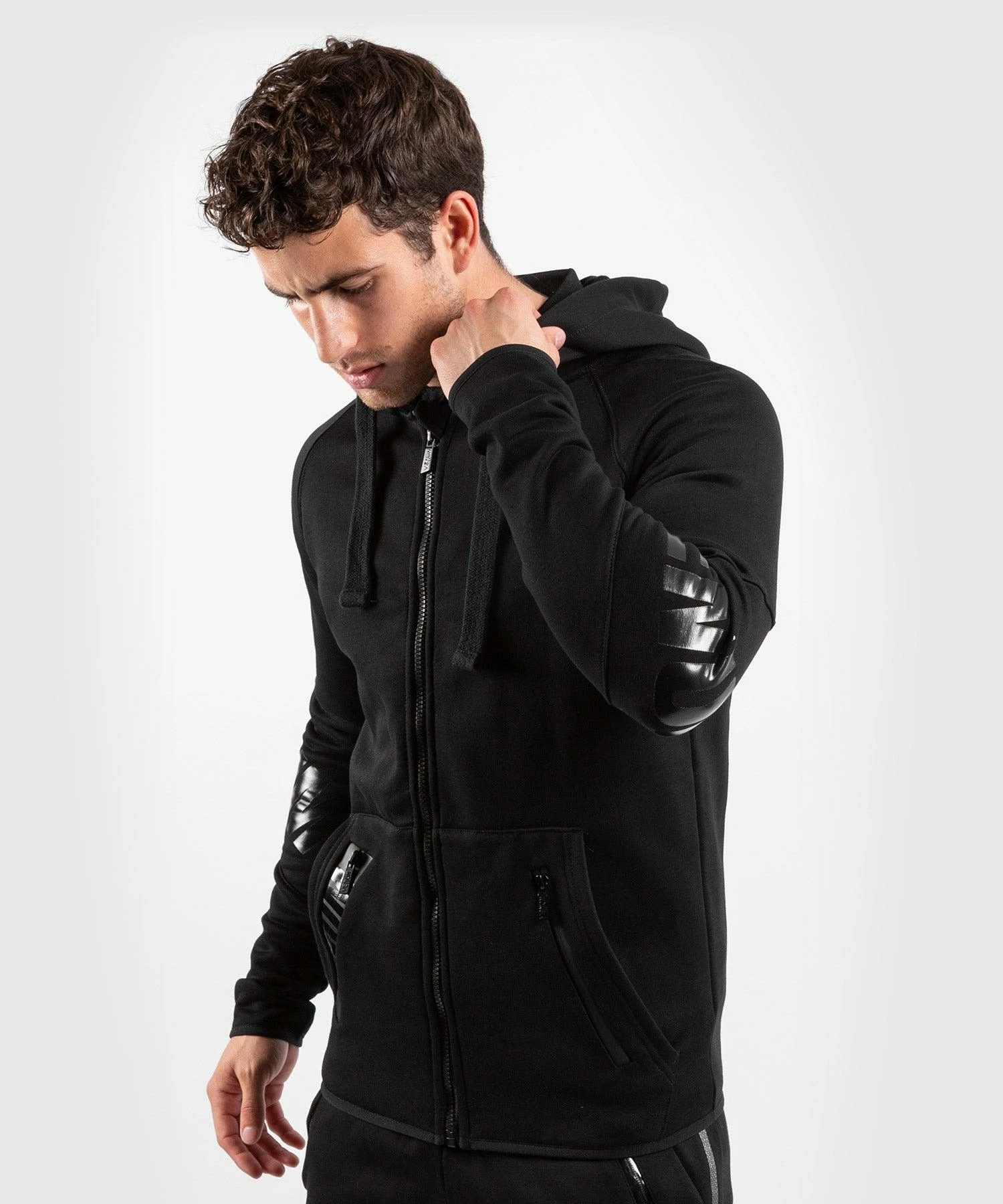 Venum Contender 3.0 Hoodie - Black/Black 5 Venum Contender 3.0 Hoodie - Black/Black - Image 5