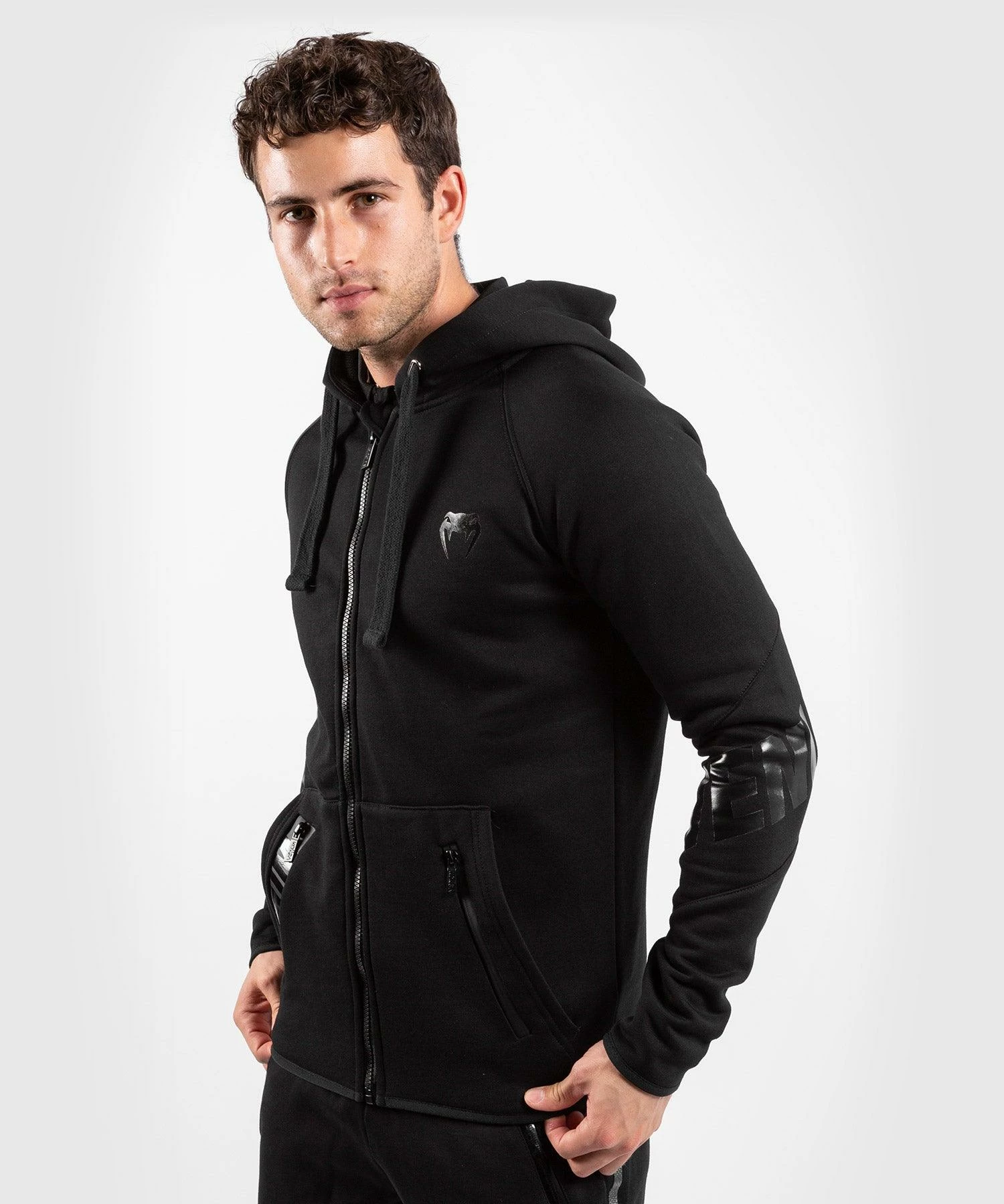 Venum Contender 3.0 Hoodie - Black/Black 6 Venum Contender 3.0 Hoodie - Black/Black - Image 6