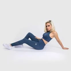 Venum Sparring Seamless 7/8 Leggings - For Women - Navy Blue 16 Venum Sparring Seamless 7/8 Leggings - For Women - Navy Blue -Venum store LEGGINGS 7 8 SPARRING NAVYBLUE 01