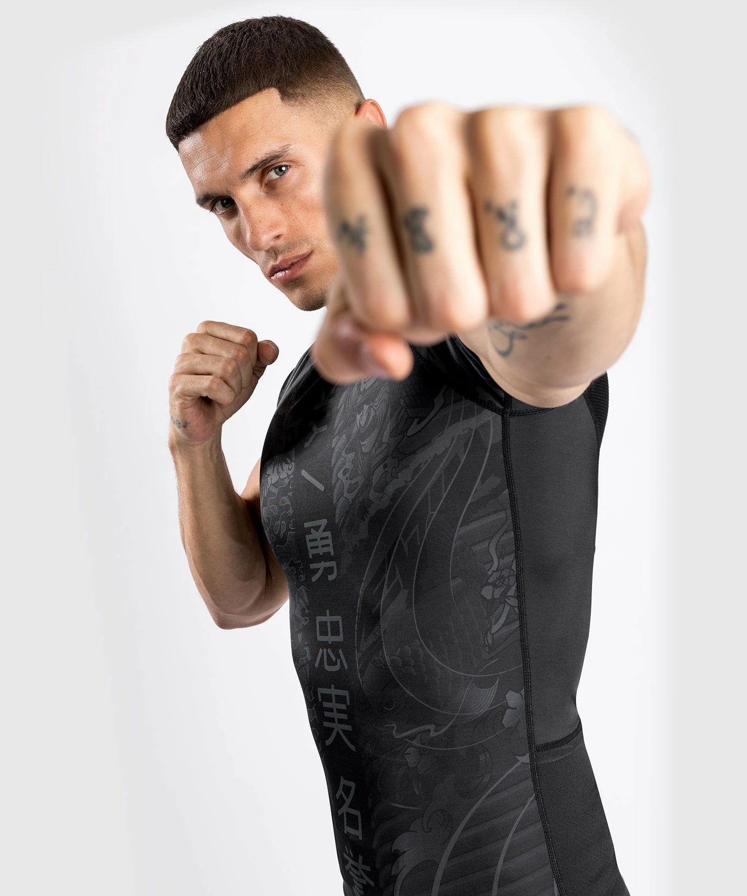 Venum YKZ21 Rashguard - Short Sleeves - Black/Black - Image 9