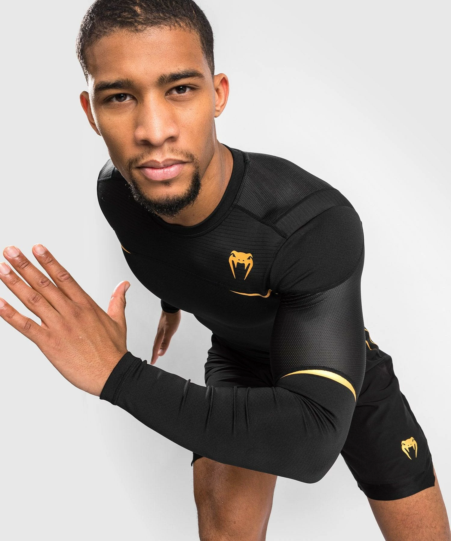 Venum Tempest 2.0 Rashguard Long Sleeves - Black/Gold 1 Venum Tempest 2.0 Rashguard Long Sleeves - Black/Gold