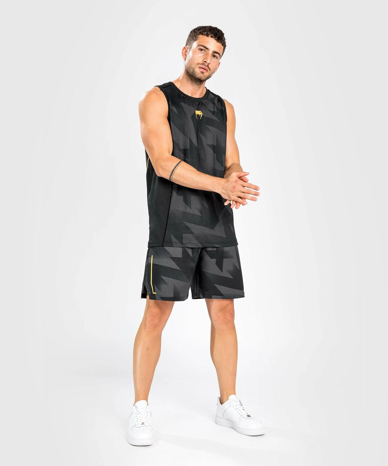 Venum Razor Dry Tech Tank Top - Black/Gold 4 Venum Razor Dry Tech Tank Top - Black/Gold - Image 4