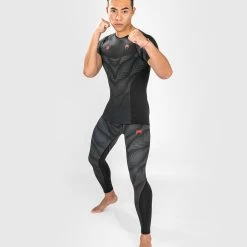 Venum Phantom Rashguard Short Sleeves - Black/Red -Venum store d 252Fd 252F3 252Fe 252Fdd3e3de9a9e32bfffc4146c0b7bf0e30ad3b2478 RASH SS PHANTOM 05 57f39201 f422 4a25 ba14 32242c18a393