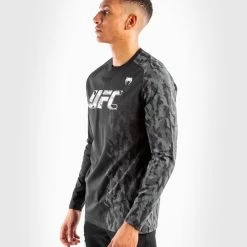 UFC Venum Authentic Fight Week Men's Long Sleeve T-shirt - Black -Venum store e 252F8 252F4 252F8 252Fe848c6f074fe35329f061124050154f6f1908f3f VNMUFC 00056 001 02 1083c513 ed87 415a 8c27 60ec90a39dd9